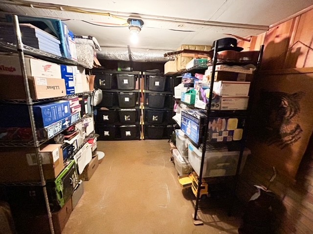 203 Glenhaven Road Paris, TN 38242 - Photo 24 of 42 a view of a storage room