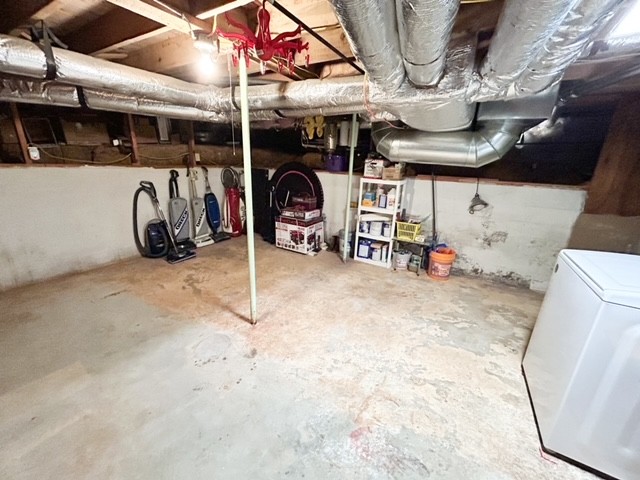 203 Glenhaven Road Paris, TN 38242 - Photo 25 of 42 a view of a room with gym equipment