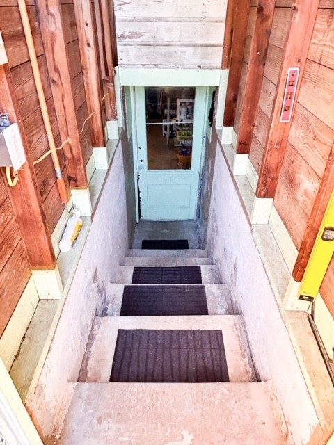 203 Glenhaven Road Paris, TN 38242 - Photo 36 of 42 a view of entryway with a front door