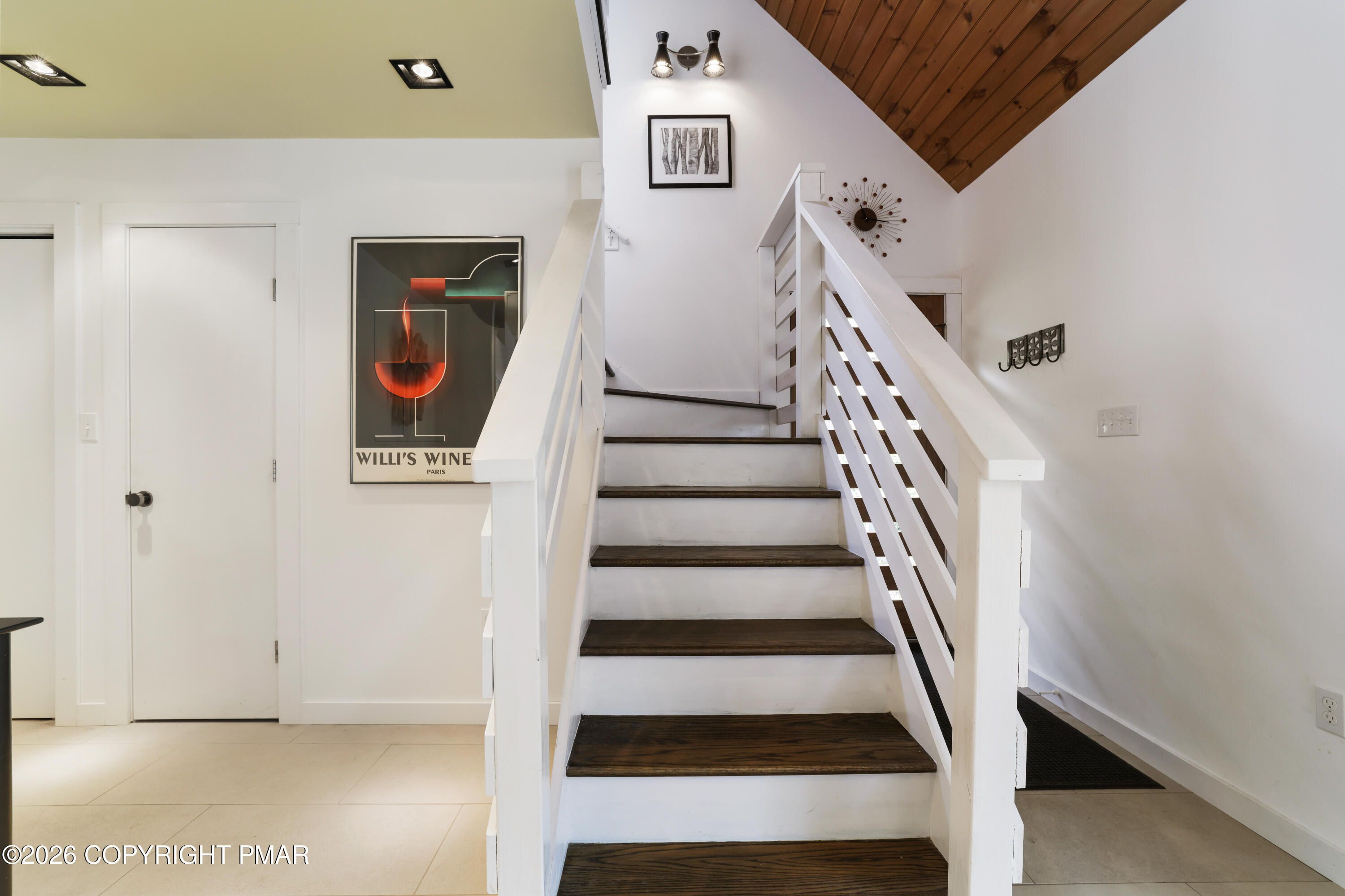3140 Bear Road Bushkill, PA 18324 - Photo 22 of 50 22- Stairs
