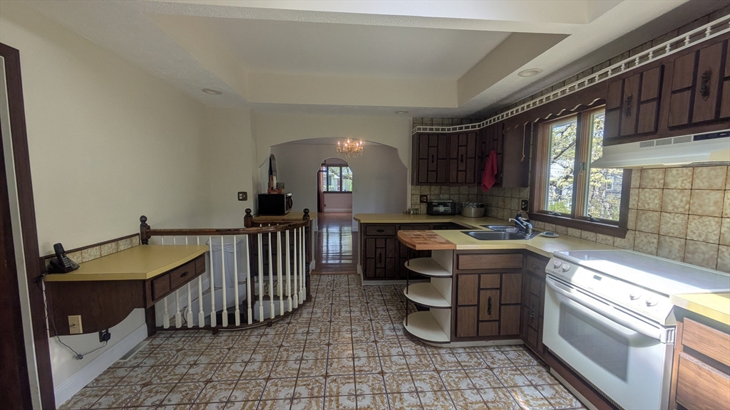22 Vernon Street Boston, MA 02136 - Photo 7 of 24