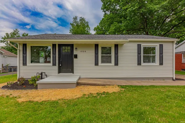 $219,900 | 1628 East Blackford Avenue, Evansville, IN 47714