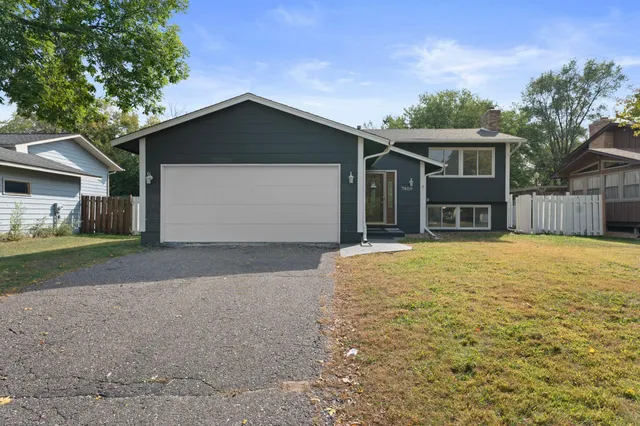 $359,999 | 7409 74th Avenue North, Brooklyn Park, MN 55428