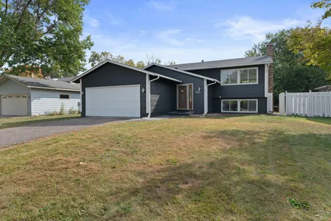 $359,999 | 7409 74th Avenue North, Brooklyn Park, MN 55428