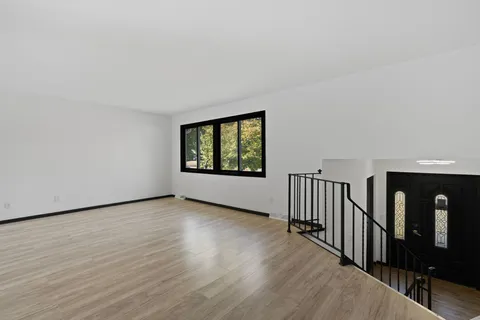 $359,999 | 7409 74th Avenue North, Brooklyn Park, MN 55428