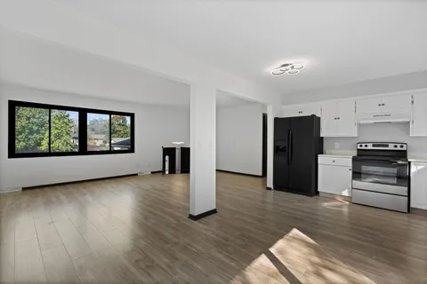 $359,999 | 7409 74th Avenue North, Brooklyn Park, MN 55428