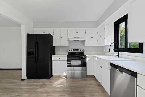 $359,999 | 7409 74th Avenue North, Brooklyn Park, MN 55428