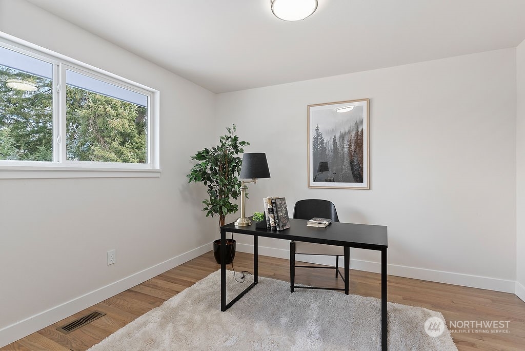 1335 East Maple Street Kent, WA 98030 - Photo 26 of 36 Gallery Image 26