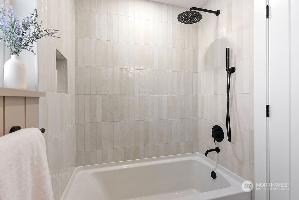 1335 East Maple Street Kent, WA 98030 - Photo 28 of 36 Gallery Image 28