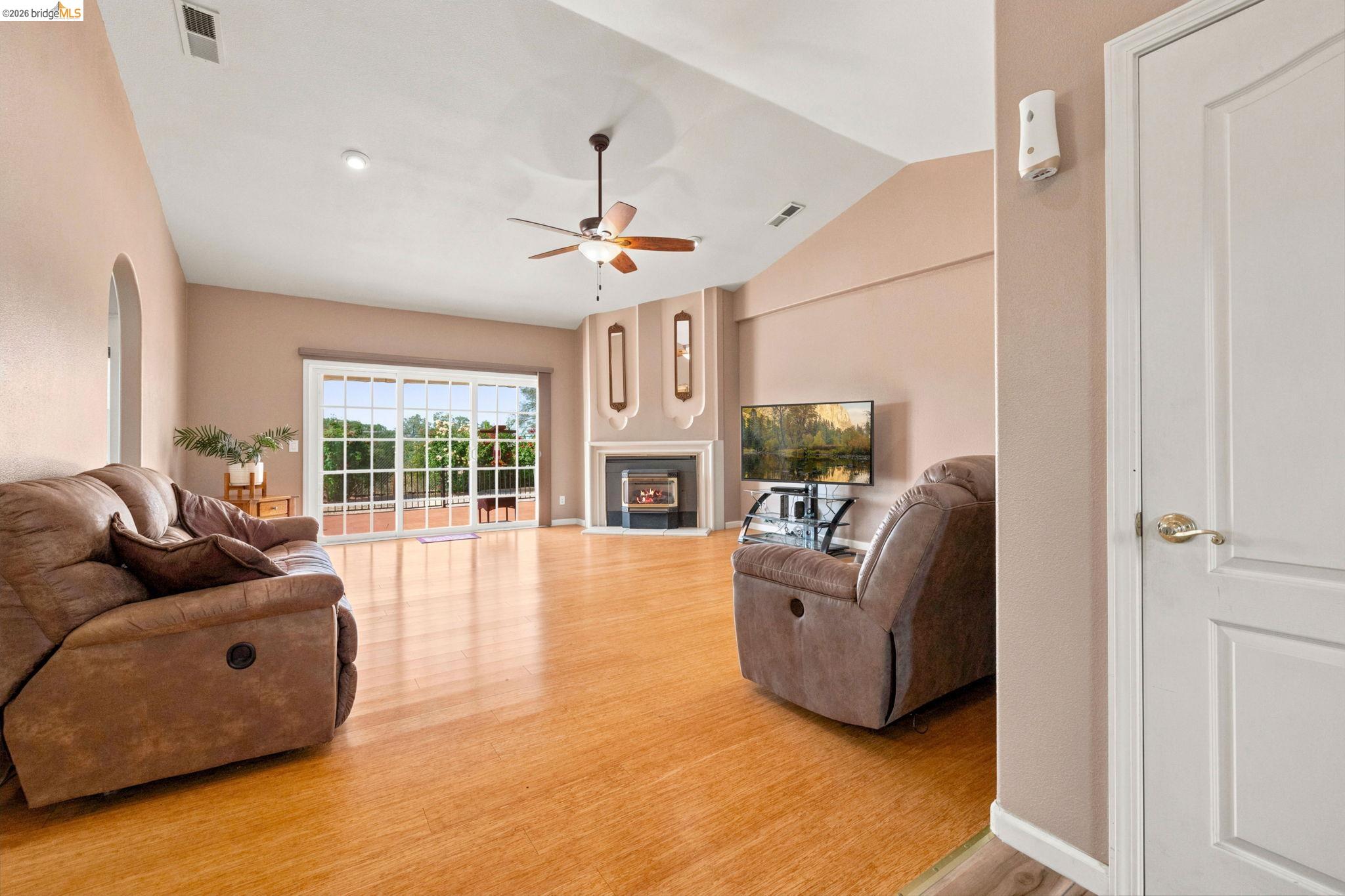 10141 Bell Mooney Road Jamestown, CA 95327 - Photo 6 of 65