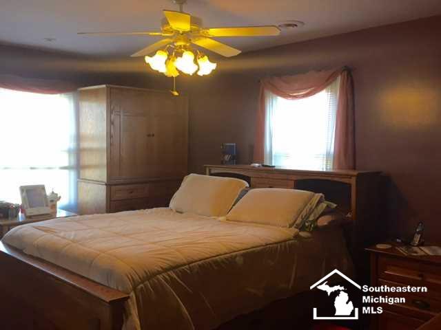 13055 Rosedale Boulevard Carleton, MI 48117 - Photo 14 of 30 Master with bath