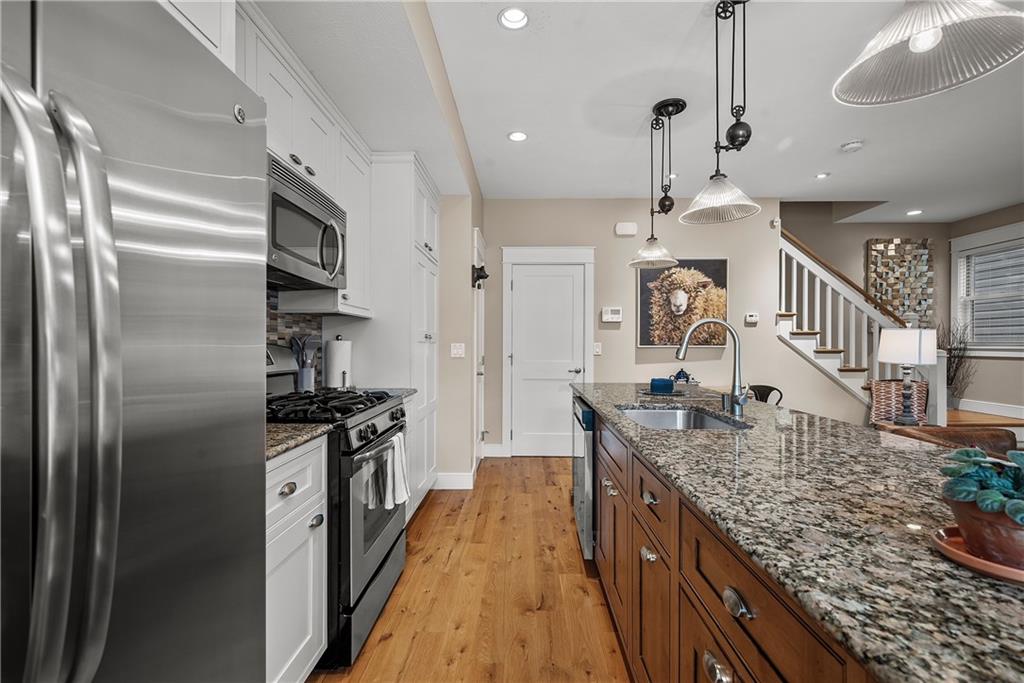 706 Ivy Street, Unit 2 Pittsburgh, PA 15232 - Photo 11 of 35