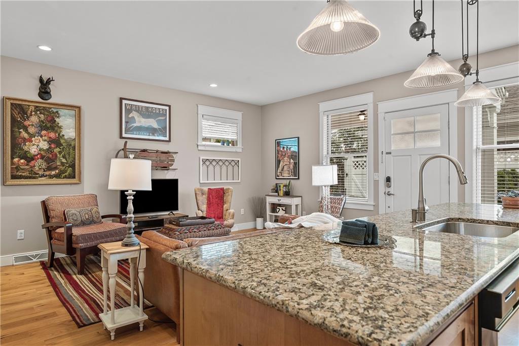 706 Ivy Street, Unit 2 Pittsburgh, PA 15232 - Photo 12 of 35