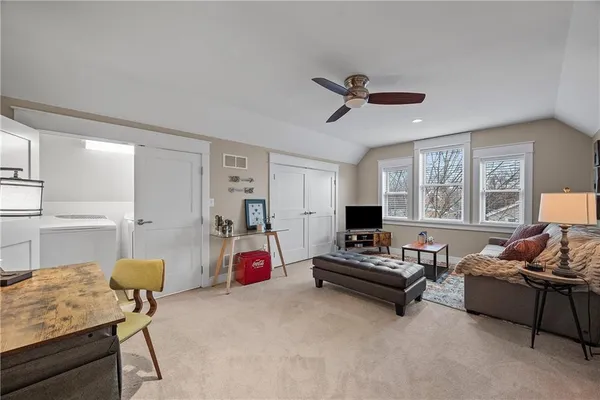 $4,900 | 706 Ivy Street, Unit 2, Pittsburgh, PA 15232