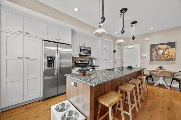 $4,900 | 706 Ivy Street, Unit 2, Pittsburgh, PA 15232