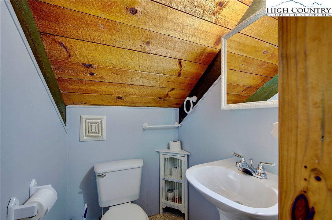 53 Chestnut Ridge Road Spruce Pine, NC 28777 - Photo 14 of 42 Gallery Image 14