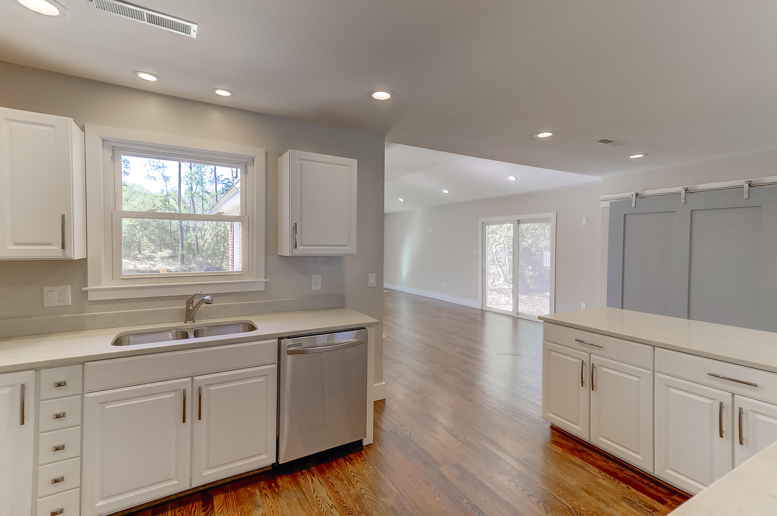 725 Windward Road Charleston, SC 29412 - Photo 9 of 33 Kitchen