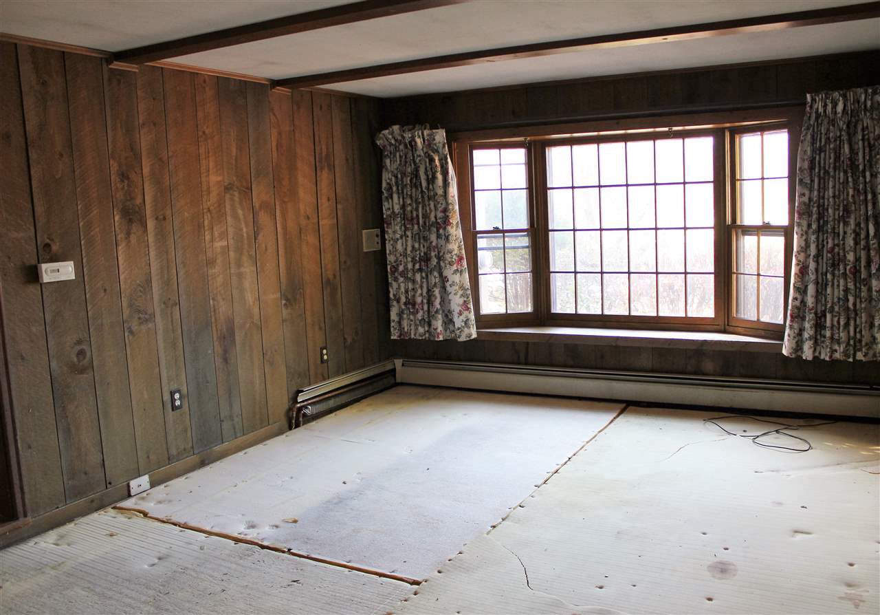 3 New Boston Road Amherst, NH 03031 - Photo 5 of 21