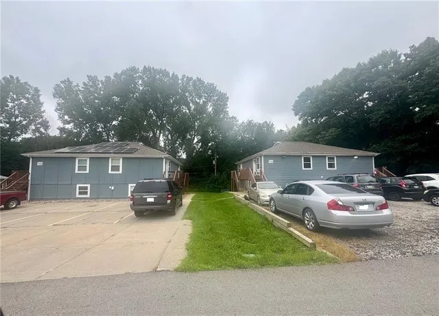$600,000 | 1102 North 4th Street, Lansing, KS 66043