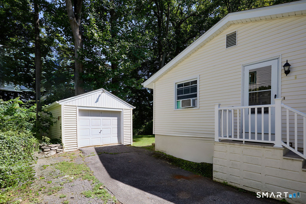 8 Lakeside Drive Extension Ridgefield, CT 06877 - Photo 22 of 24 Gallery Image 22