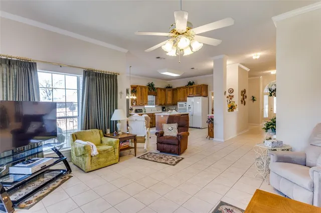 $365,000 | 345 Huggins Drive, Springtown, TX 76082