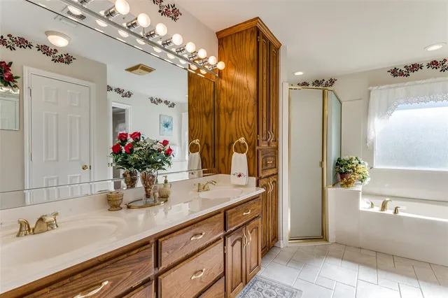 $365,000 | 345 Huggins Drive, Springtown, TX 76082