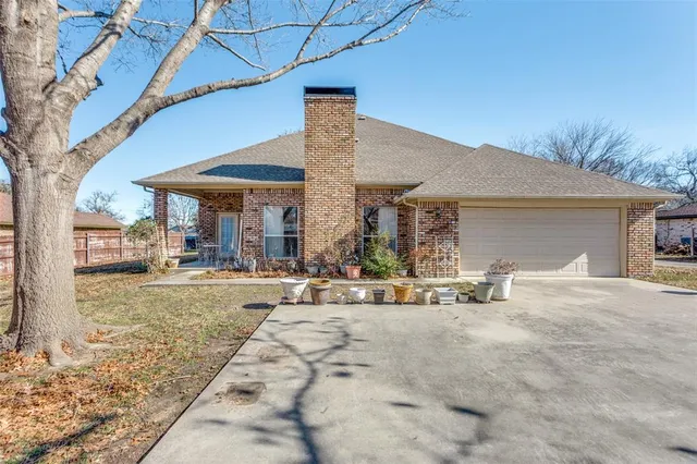 $365,000 | 345 Huggins Drive, Springtown, TX 76082