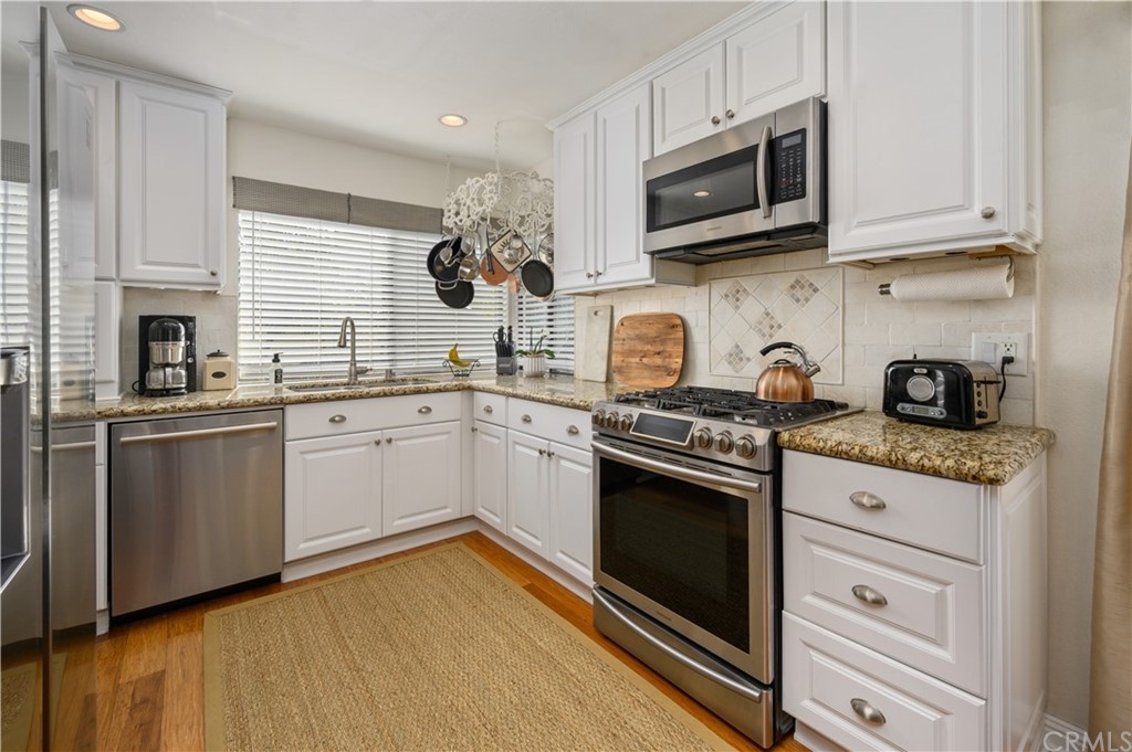 14 Soaring Hawk Irvine, CA 92614 - Photo 16 of 47