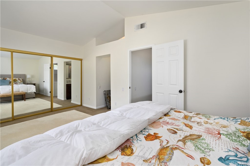 14 Soaring Hawk Irvine, CA 92614 - Photo 25 of 47