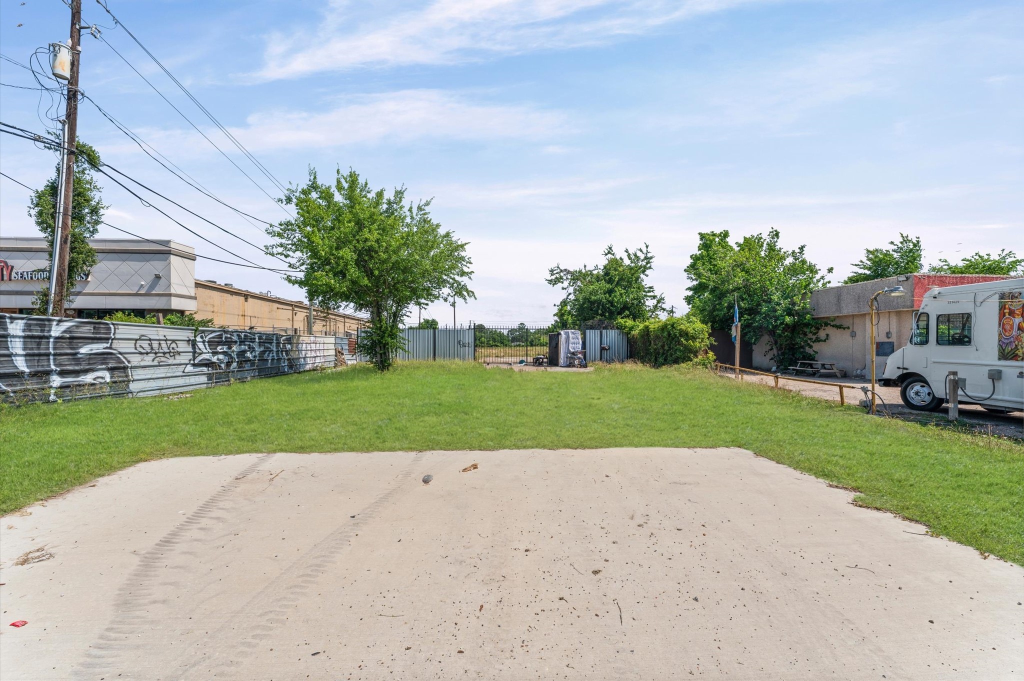 220 Little York Road Houston, TX 77076 - Photo 7 of 8
