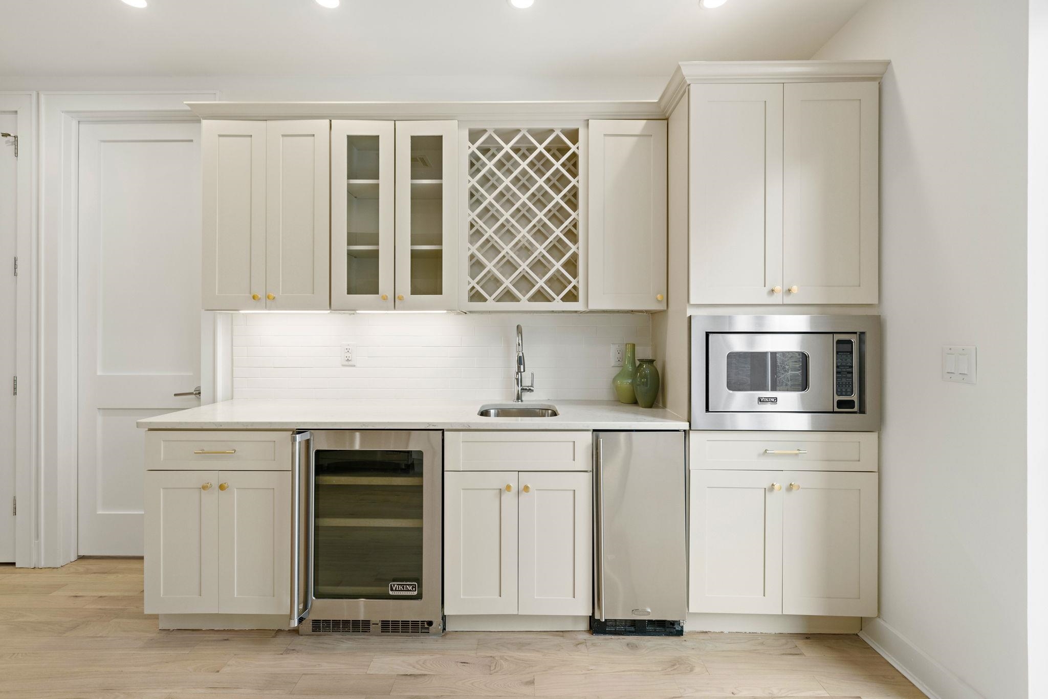 529 Adams Street, Unit 1 Hoboken, NJ 07030 - Photo 13 of 27