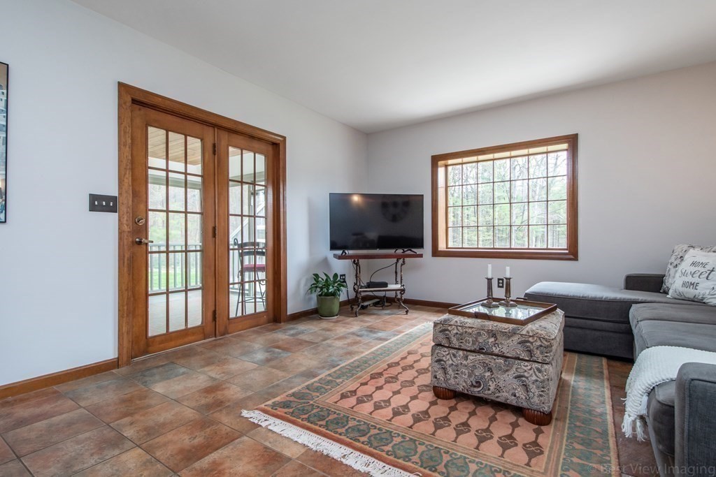 35 Holden Road Shirley, MA 01464 - Photo 13 of 37 Gallery Image 13