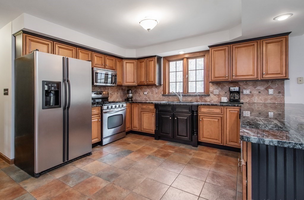 35 Holden Road Shirley, MA 01464 - Photo 8 of 37 Gallery Image 8