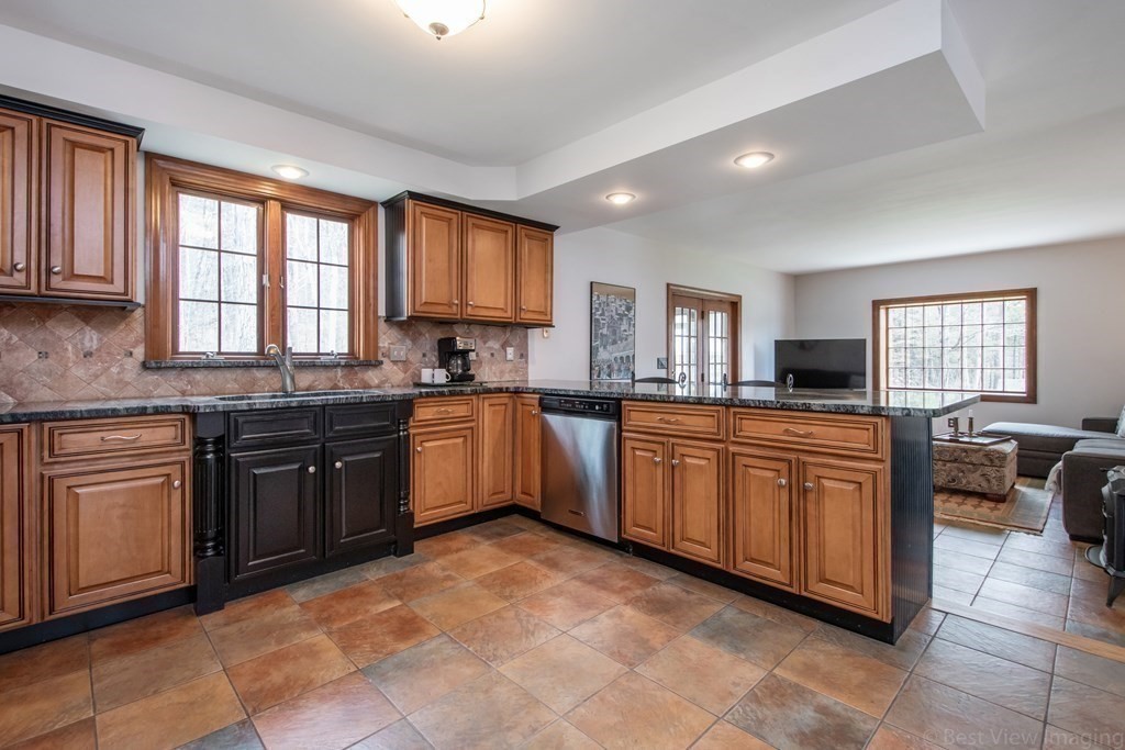 35 Holden Road Shirley, MA 01464 - Photo 9 of 37 Gallery Image 9