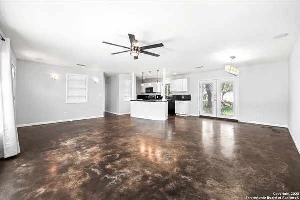 $1,325 | 560 Private Road 1515, Bandera, TX 78003