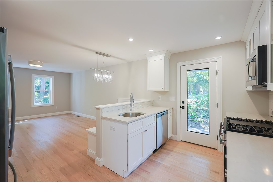 1808 Kingstown Road South Kingstown, RI 02879 - Photo 3 of 19