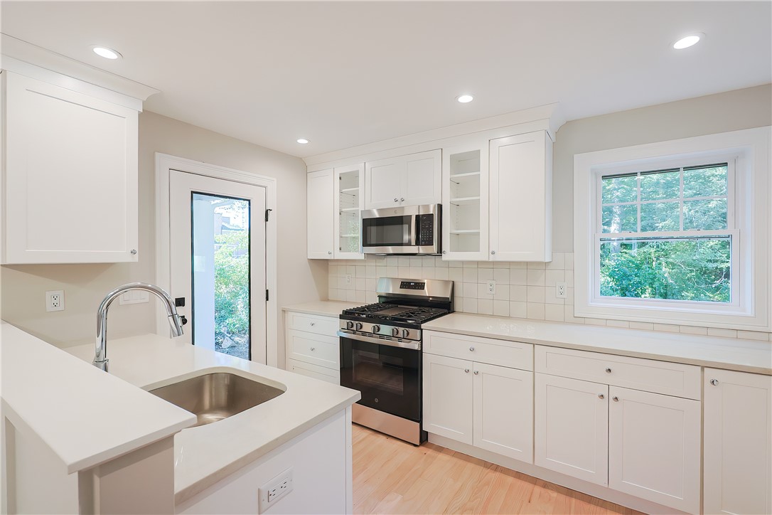 1808 Kingstown Road South Kingstown, RI 02879 - Photo 4 of 19