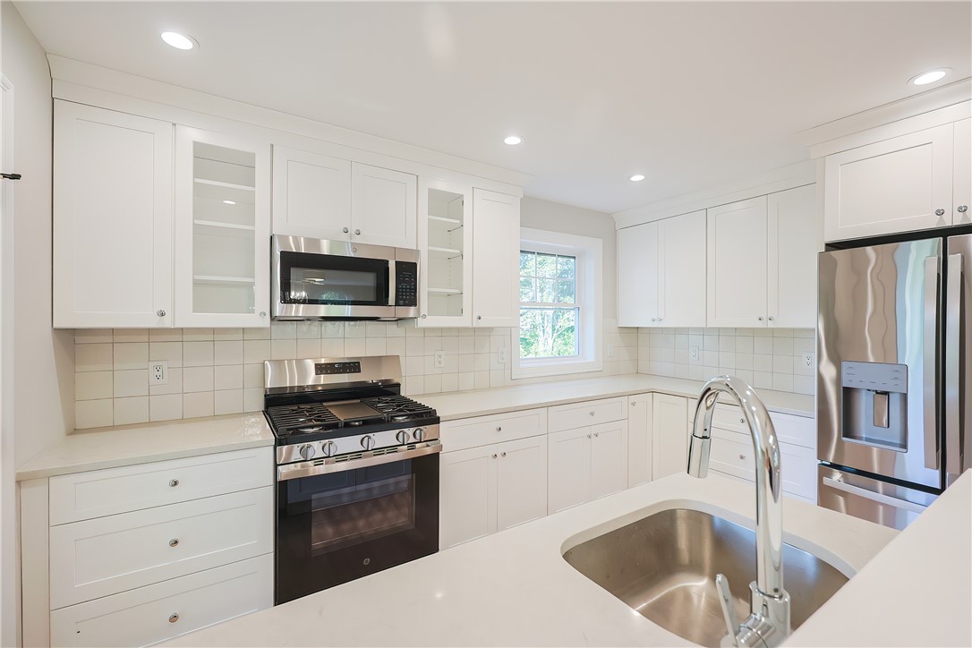 1808 Kingstown Road South Kingstown, RI 02879 - Photo 6 of 19