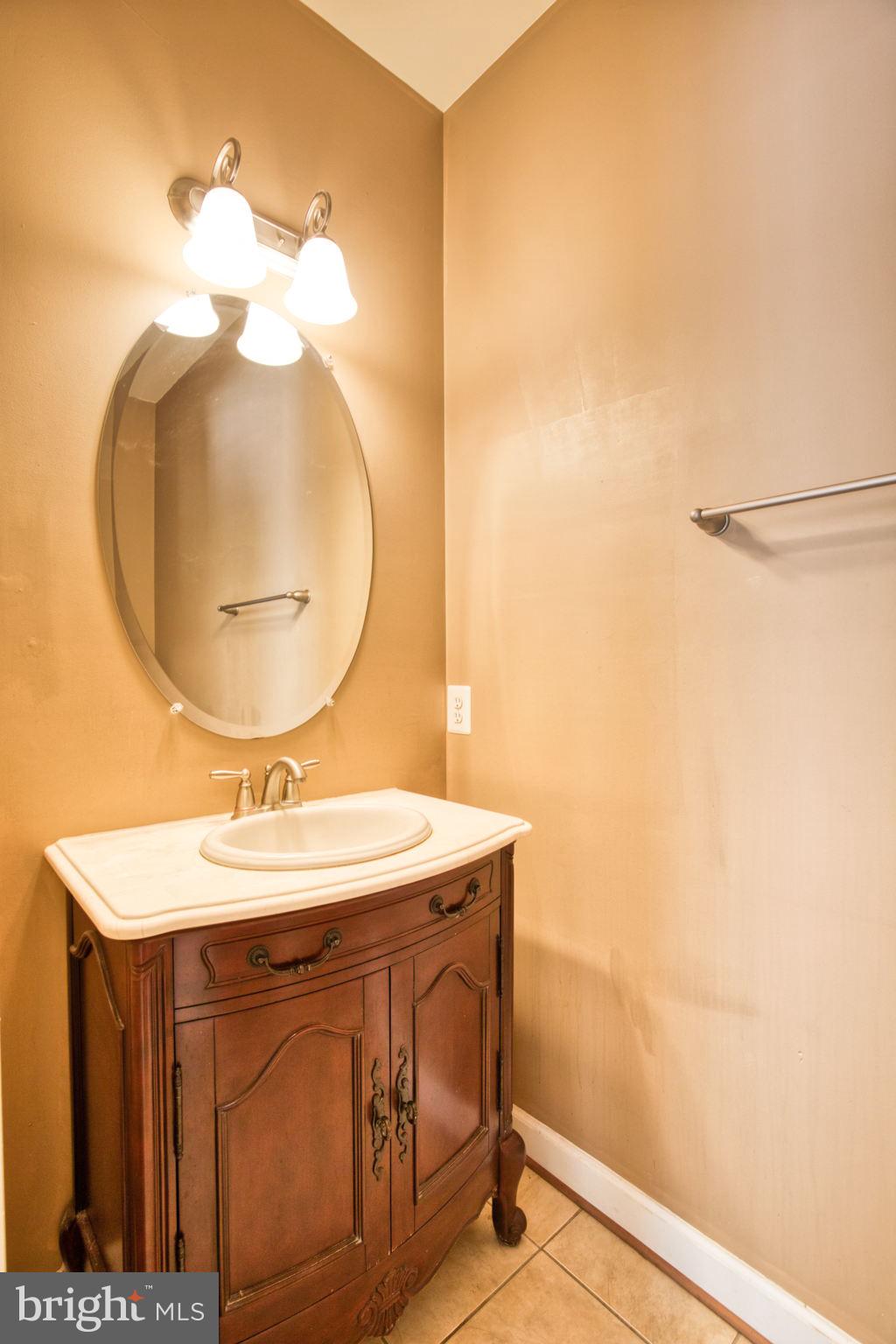 68 MacGregor Ridge Road Stafford, VA 22554 - Photo 17 of 42 Powder Room