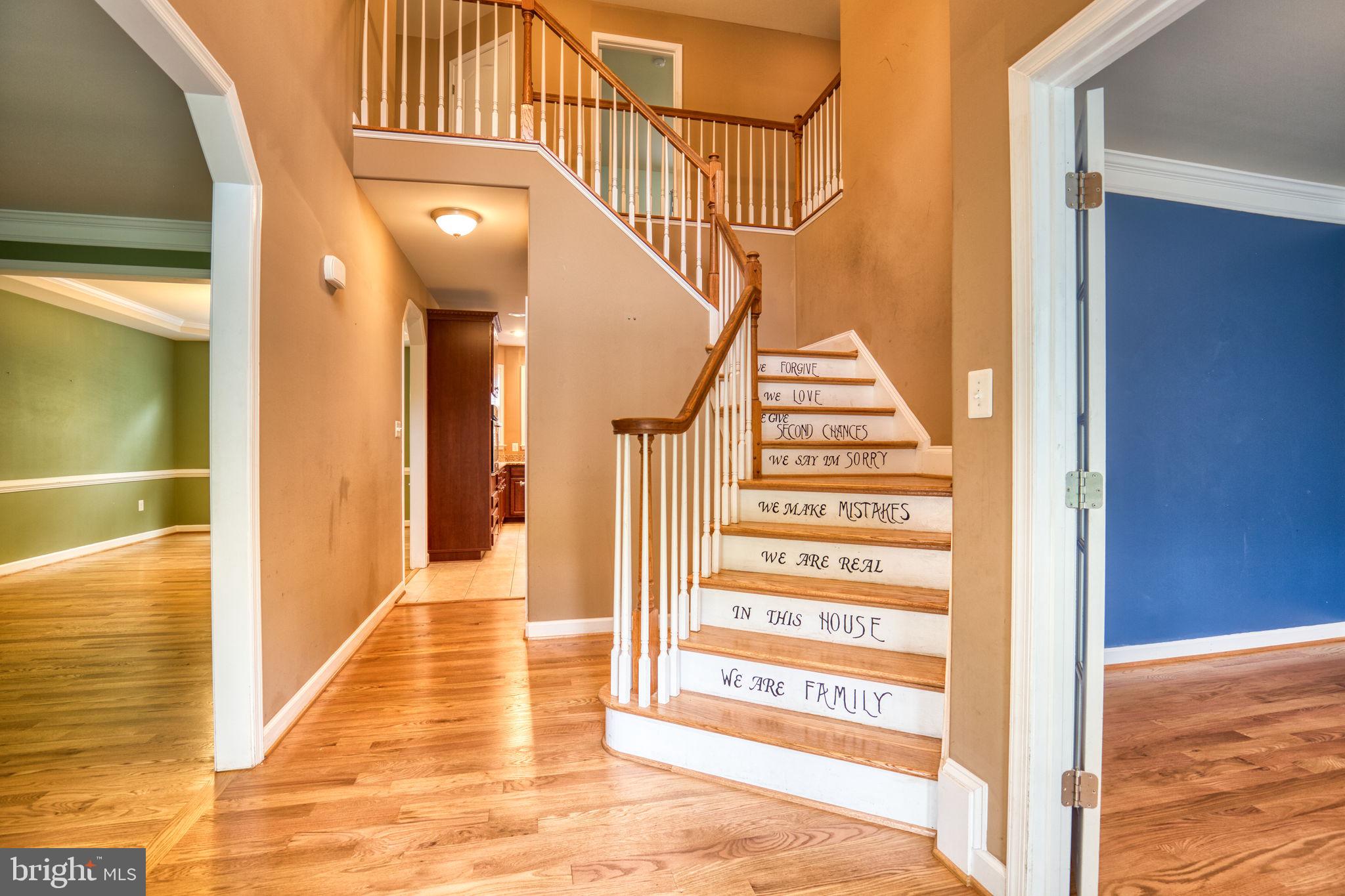 68 MacGregor Ridge Road Stafford, VA 22554 - Photo 5 of 42 2 Story Foyer