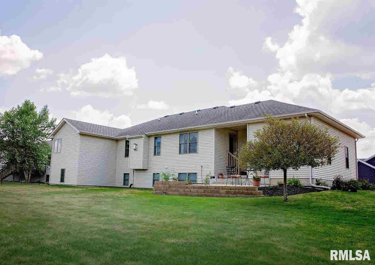 1732 Springbrook Court DeWitt, IA 52742 - Photo 3 of 20 Gallery Image 3