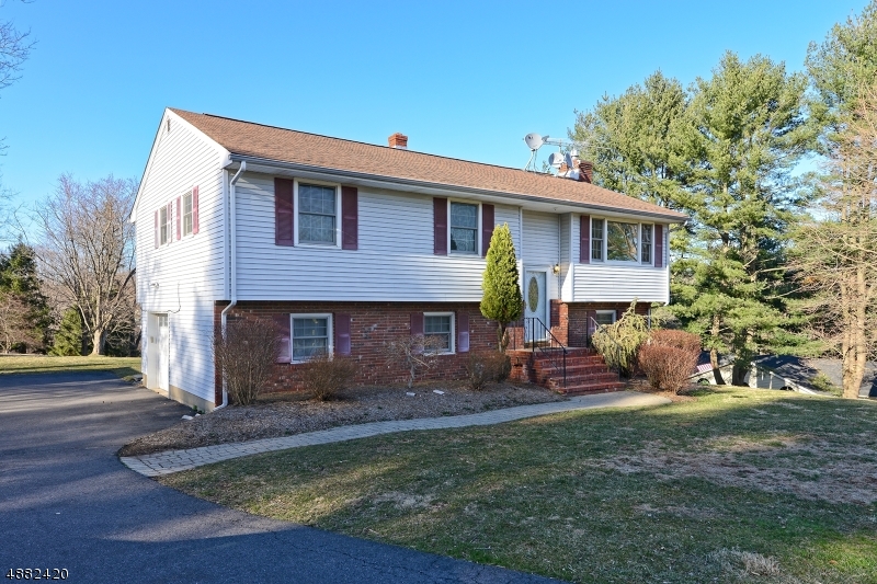 12 Studer Road Clinton, NJ 08809 - Photo 2 of 23 Gallery Image 2