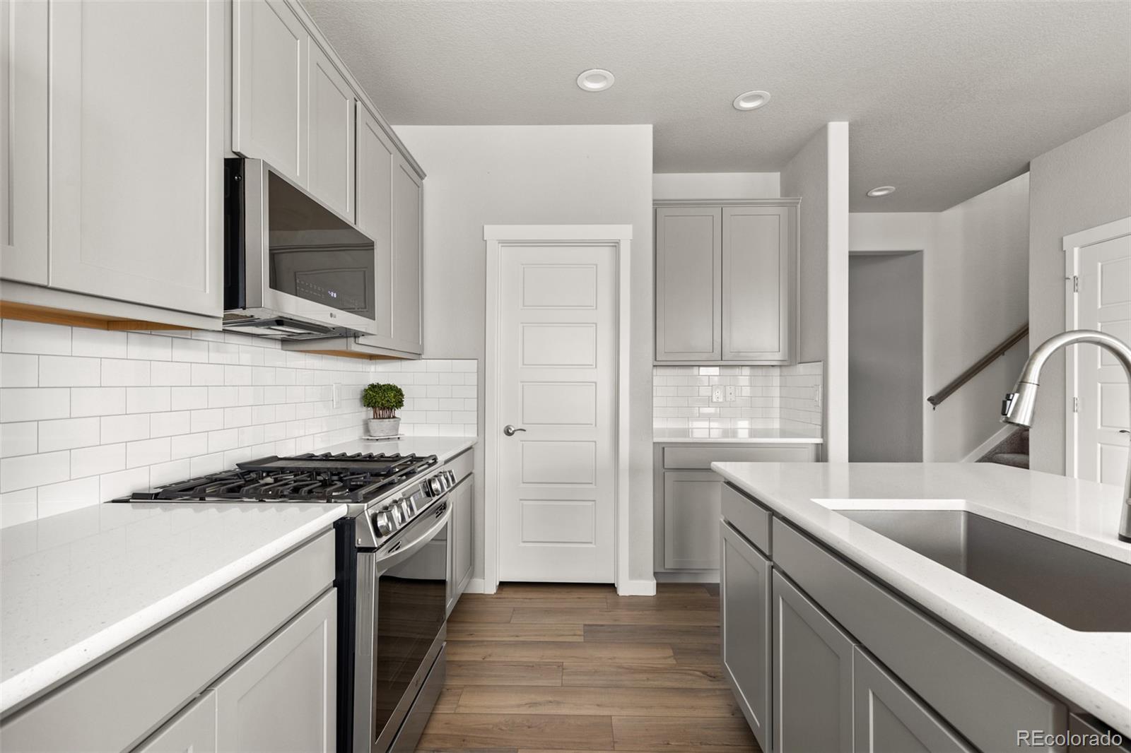 790 Griffith Street Lochbuie, CO 80603 - Photo 4 of 47