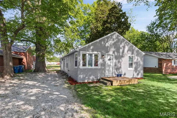$94,500 | 406 Southard Place, South Roxana, IL 62087