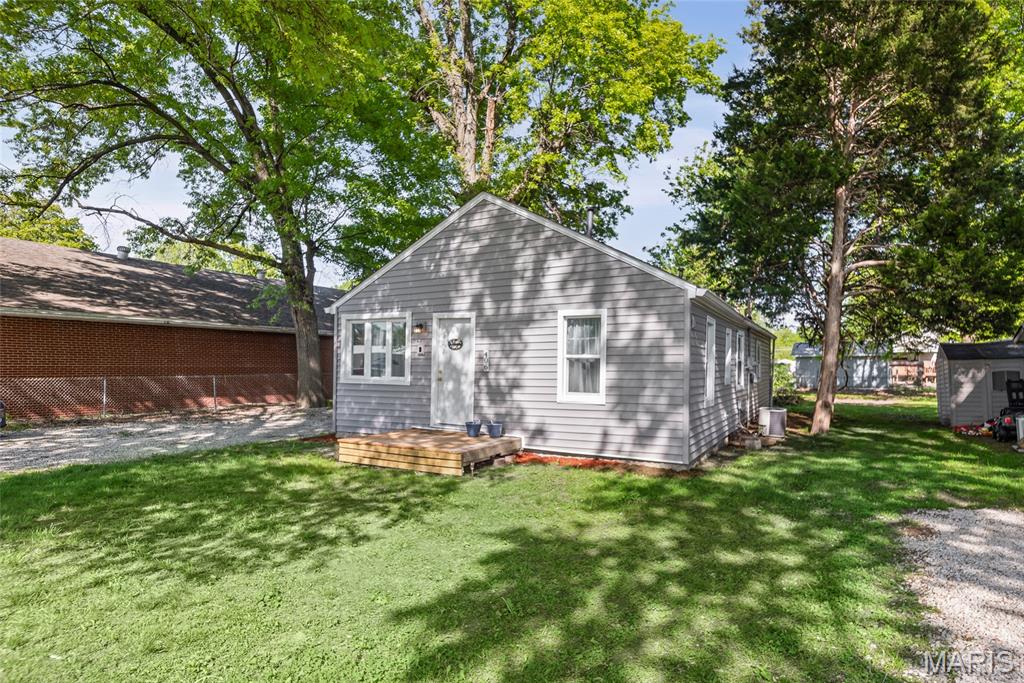 406 Southard Place South Roxana, IL 62087 - Photo 2 of 25