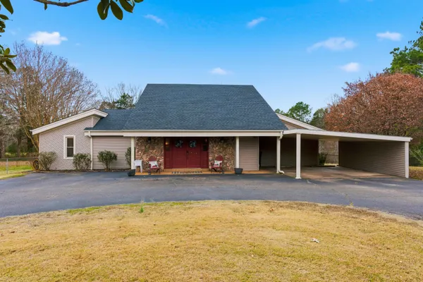 $279,500 | 704 Tem Street, Bolivar, TN 38008