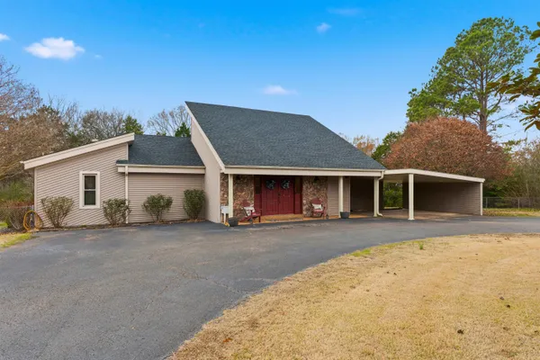 $279,500 | 704 Tem Street, Bolivar, TN 38008