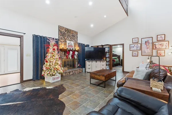 $279,500 | 704 Tem Street, Bolivar, TN 38008