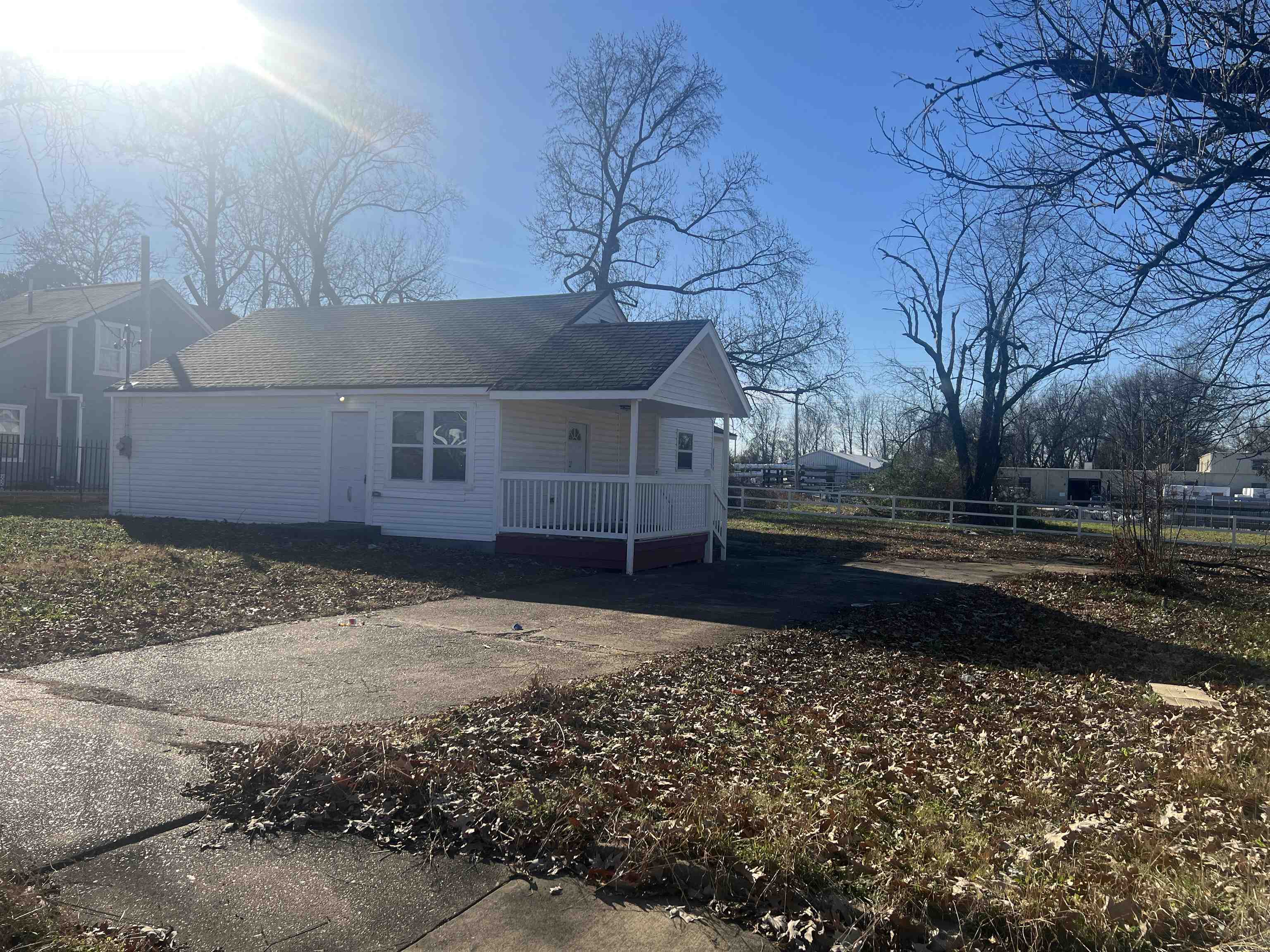 2015 Charjean Road Memphis, TN 38114 - Photo 1 of 4 a backyard of a house