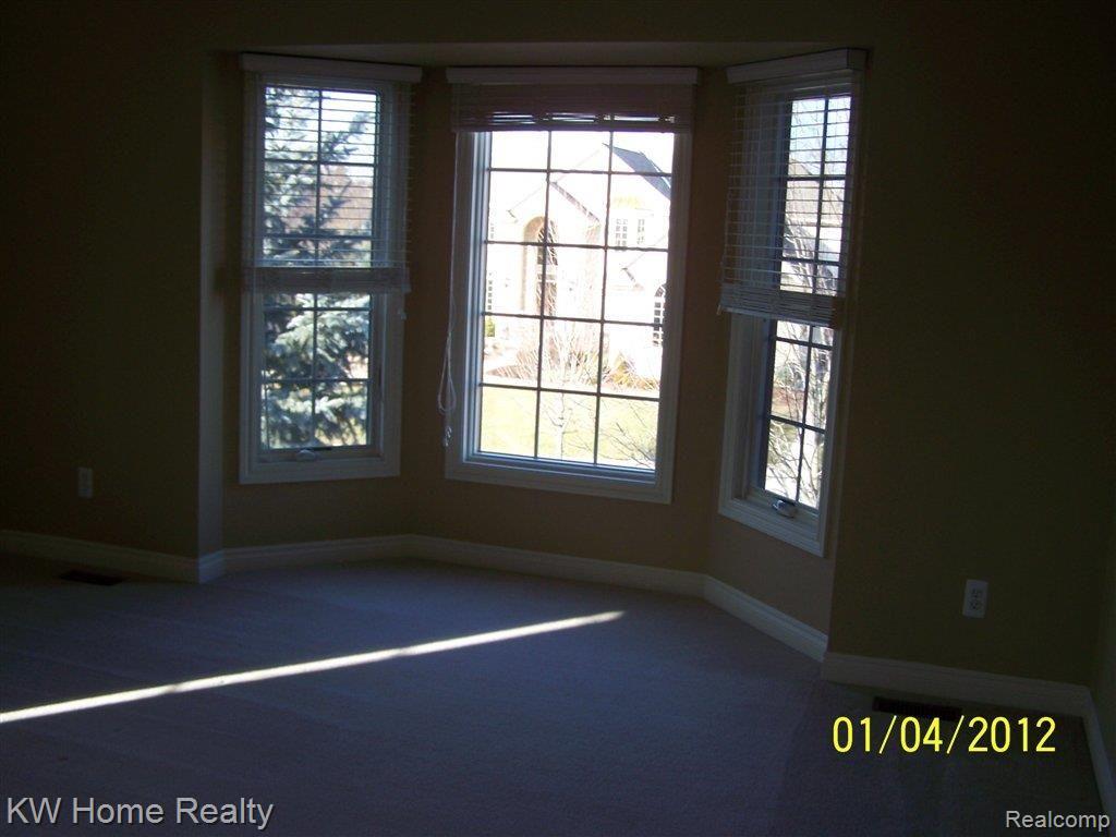 1059 Autumnview Drive Rochester, MI 48307 - Photo 9 of 11 BEDROOM